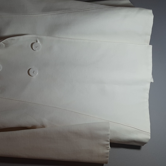 Off white beautiful jacket - Picture 4 of 7